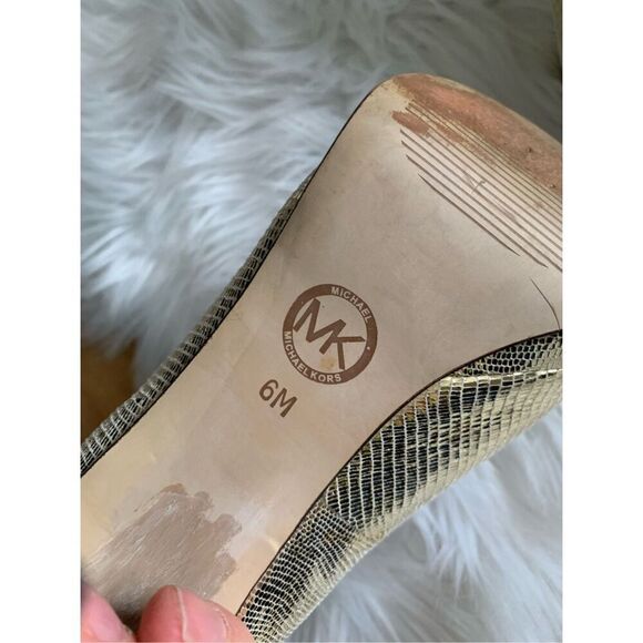Michael Kors gold heels high heels stiletto size 6 but fits like 6.5 - Picture 6 of 6